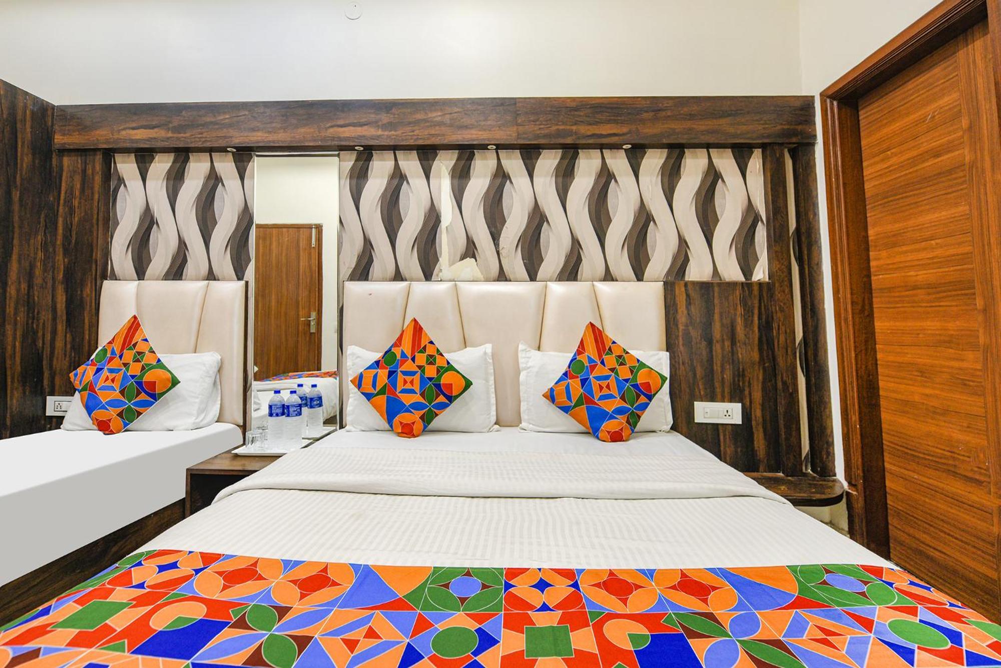 Fabhotel Savera Park Amritsar Exterior photo