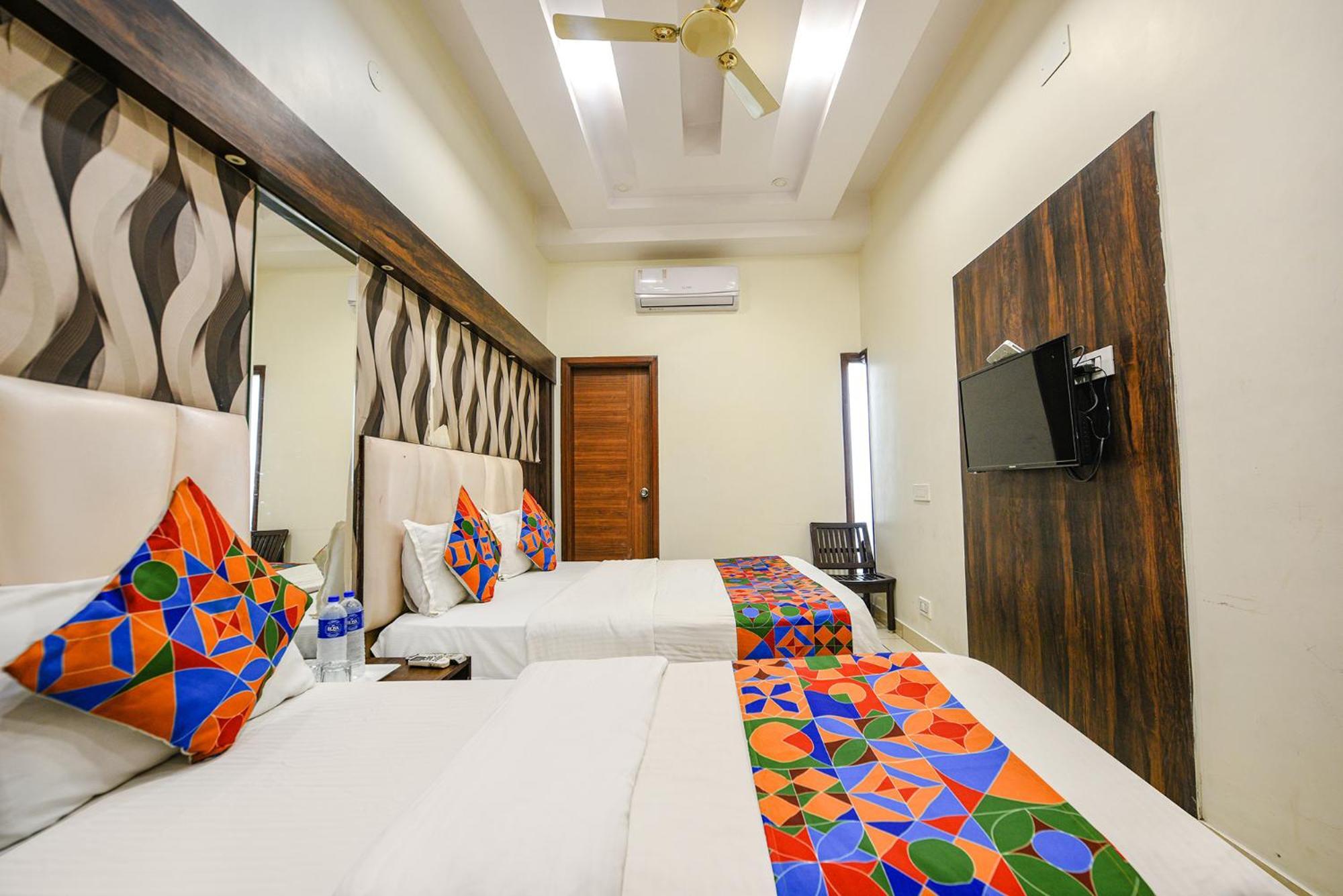 Fabhotel Savera Park Amritsar Exterior photo
